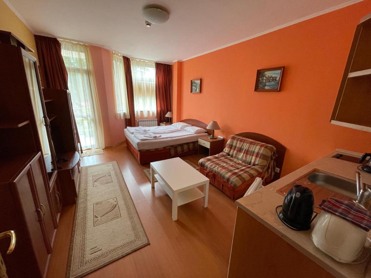Persey Flora Apartments Borowec Zewnętrze zdjęcie