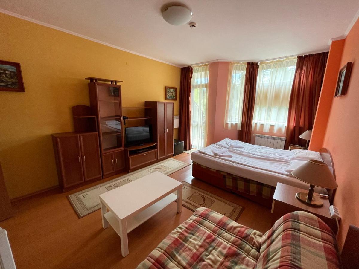 Persey Flora Apartments Borowec Zewnętrze zdjęcie