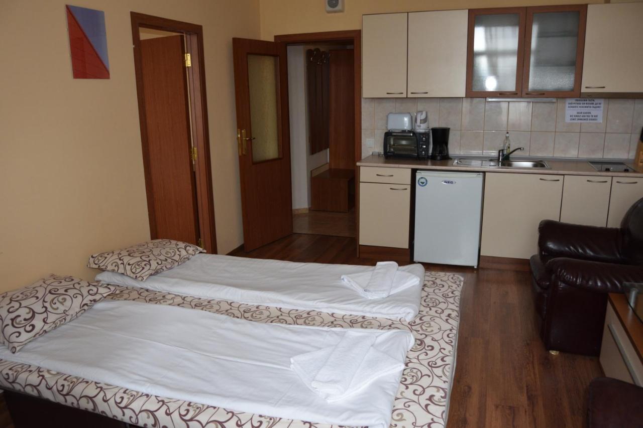 Persey Flora Apartments Borowec Zewnętrze zdjęcie