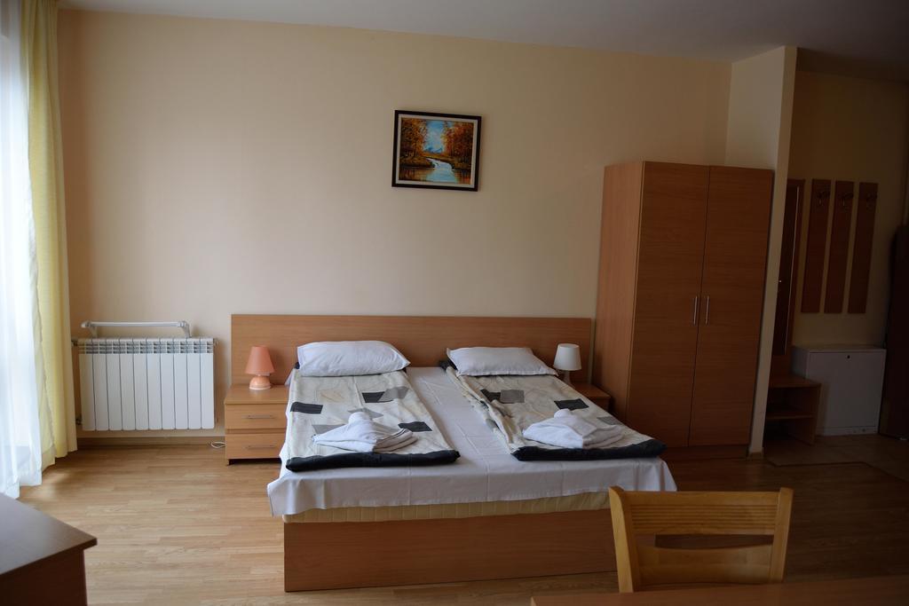 Persey Flora Apartments Borowec Zewnętrze zdjęcie